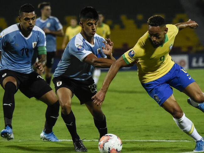 Fatal partido para los arqueros en el empate entre Uruguay y Brasil
