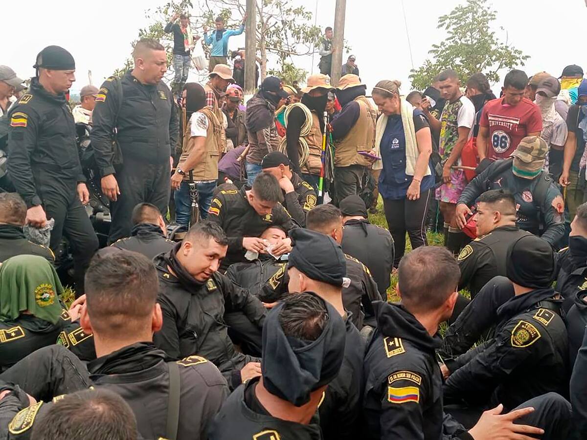 Los amarraron, apuñalaron y golpearon: esposa de policía secuestrado en el Caguán