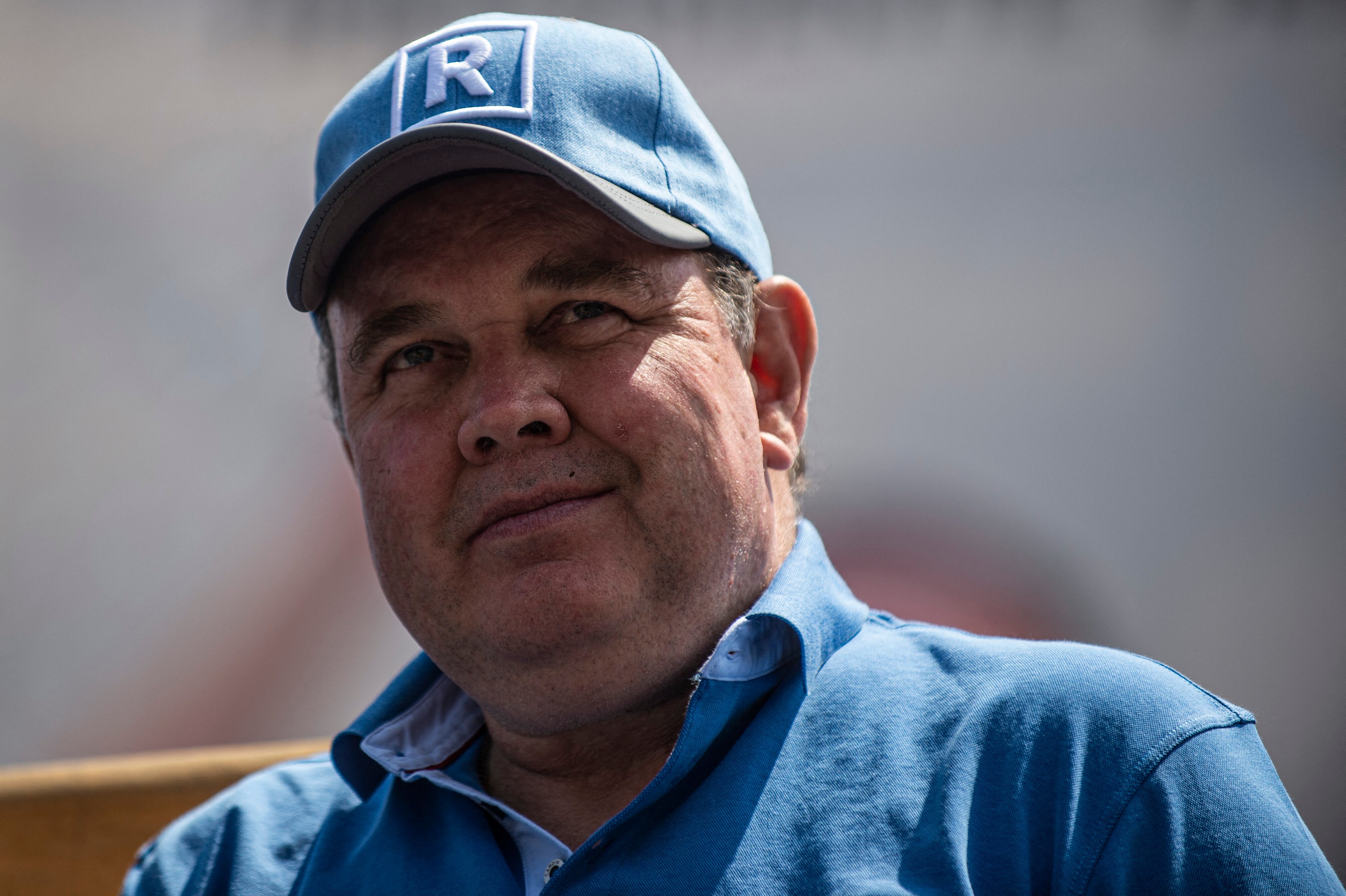 Peruvian far-right presidential candidate Rafael Lopez Aliaga of Renovacion Nacional party, gestures during a campaign rally at the Gamarra textile emporium in Lima on March 27, 2021. Peru will hold general elections next April 11. (Photo by ERNESTO BENAVIDES / AFP)