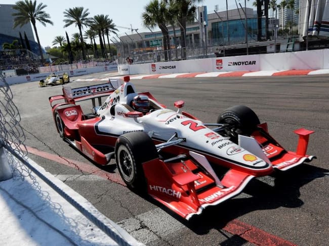 El piloto bogotano consiguió su decimotercer triunfo en la IndyCar en el inicio de la temporada 2015 en San Petersburgo. Montoya superó a su compañero de escudería Will Power, quien terminó segundo. El tercero fue Tony Kanaan. /Imagen de referencia