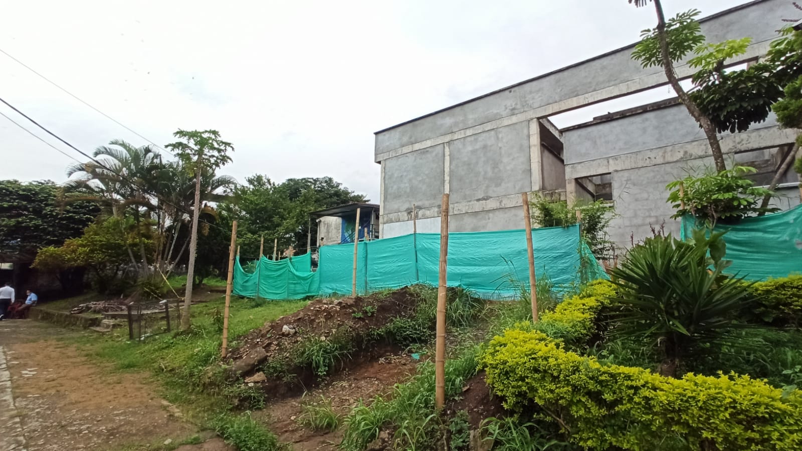 Obras en colegios de Ibagué no avanzan denuncian padres de Familia, institución educativa Jorge Eliécer Gaitán.