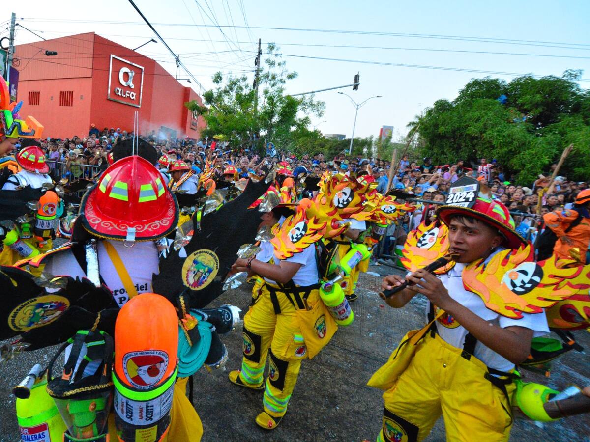 Exitosos desfiles en las Fiestas del 20 de Enero