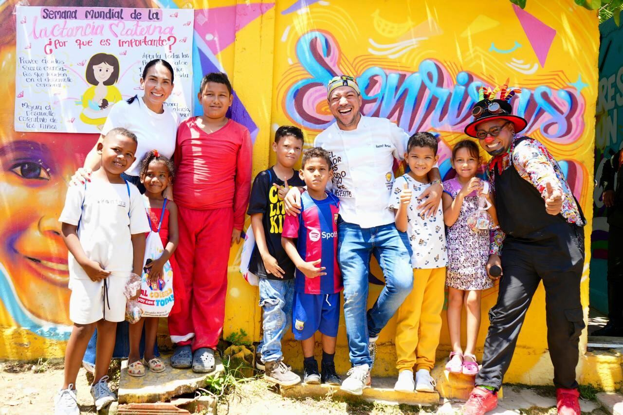 Más de 200 niños de Isla de León recibieron alimentos y kits escolares