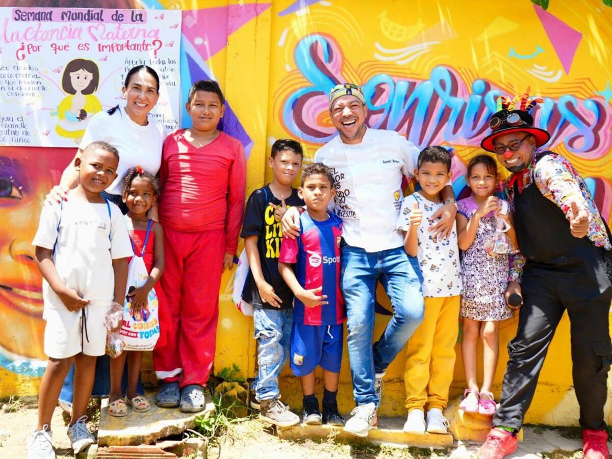 Más de 200 niños de Isla de León recibieron alimentos y kits escolares