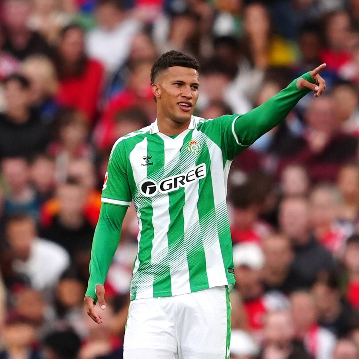 Nelson Deossa marcó golazo y dio asistencia para la victoria del Real Betis ante Arsenal: veálo acá