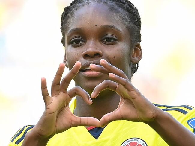 Linda Caicedo celebra su gol en el debut de Colombia ante Corea del Sur en el Mundial Femenino de Mayores (Photo by FRANCK FIFE/AFP via Getty Images)