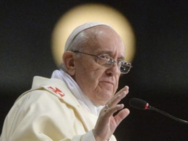 Papa Francisco envía ayuda económica para víctimas en Filipinas