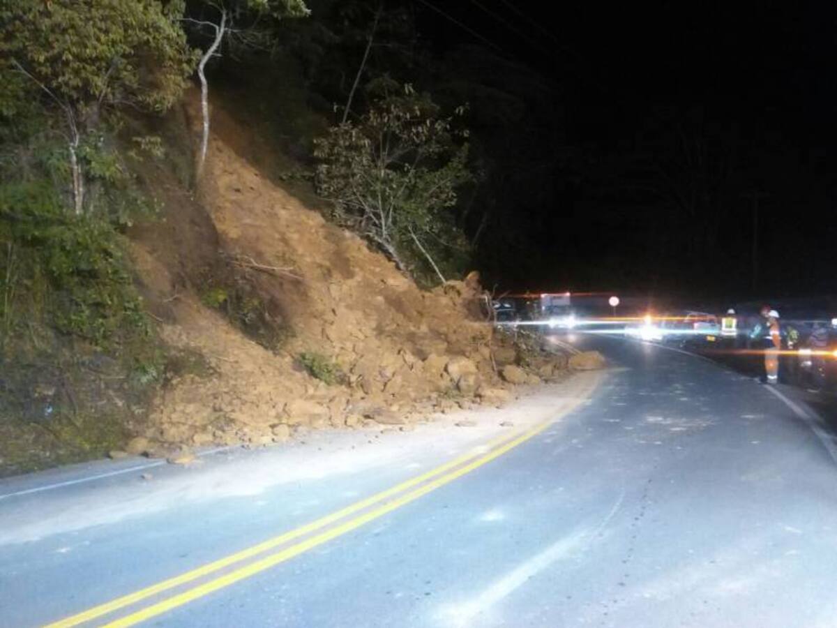 Por fuertes lluvias estuvo cerrada la vía a Barrancabermeja