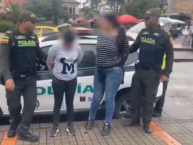 Siete capturados en flagrancia por robo de celulares en TransMilenio. Cortesía Prensa Policía Metropolitana de Bogotá.