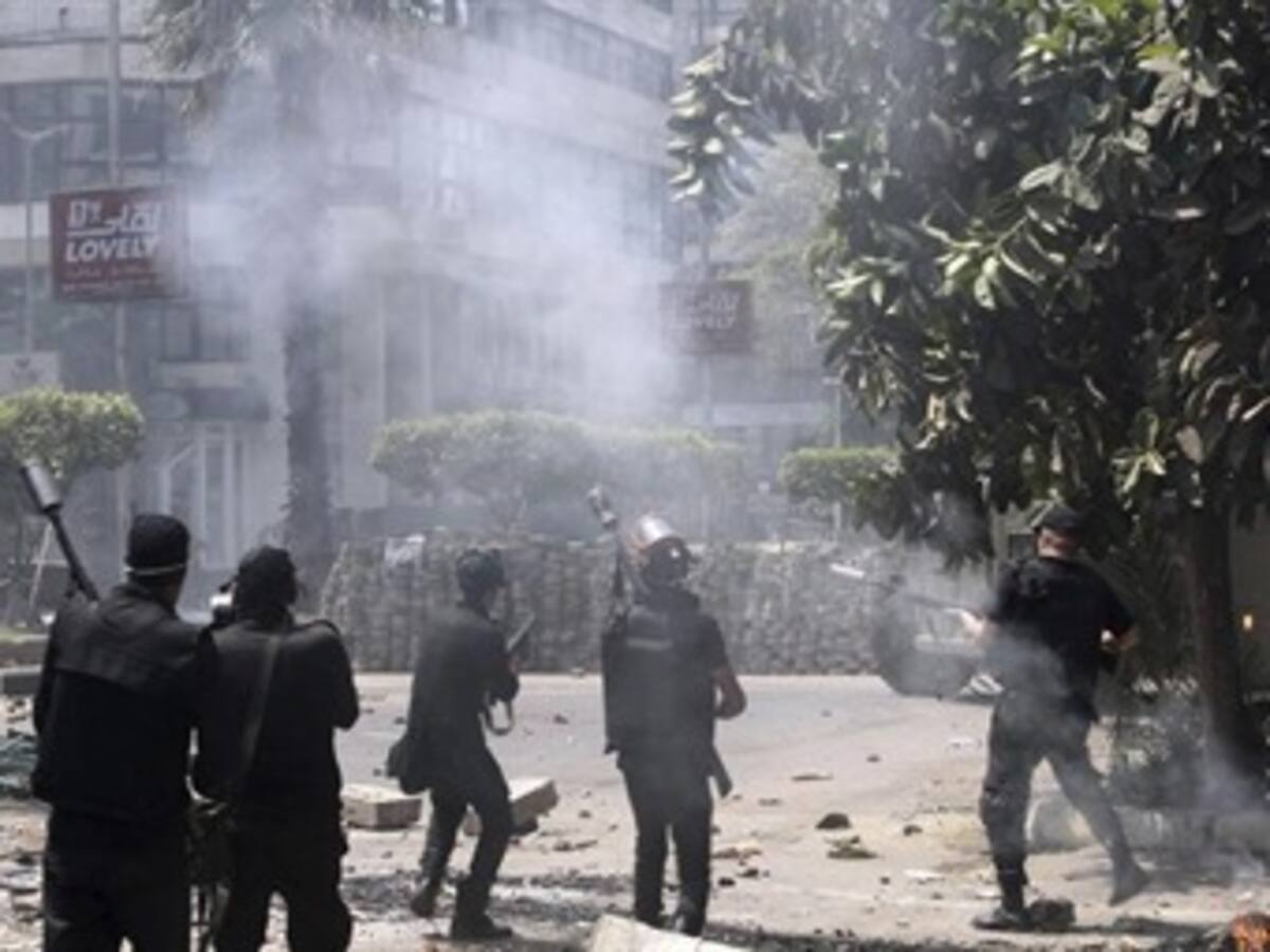 Comunidad internacional pide calma tras enfrentamiento entre Policía y musulmanes