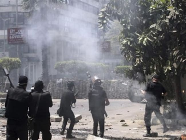 Comunidad internacional pide calma tras enfrentamiento entre Policía y musulmanes