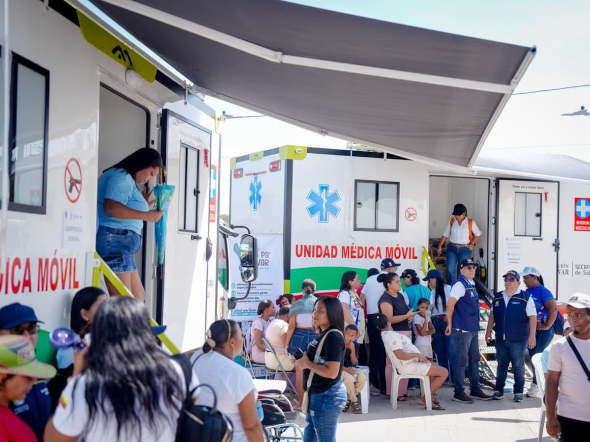Gobernador Arana lanza “Salud pa’ Bolívar en cada rincón” y entrega tres unidades móviles