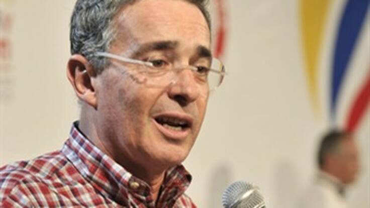 Uribe pide a las autoridades efectividad en la persecución de capos del narcotráfico