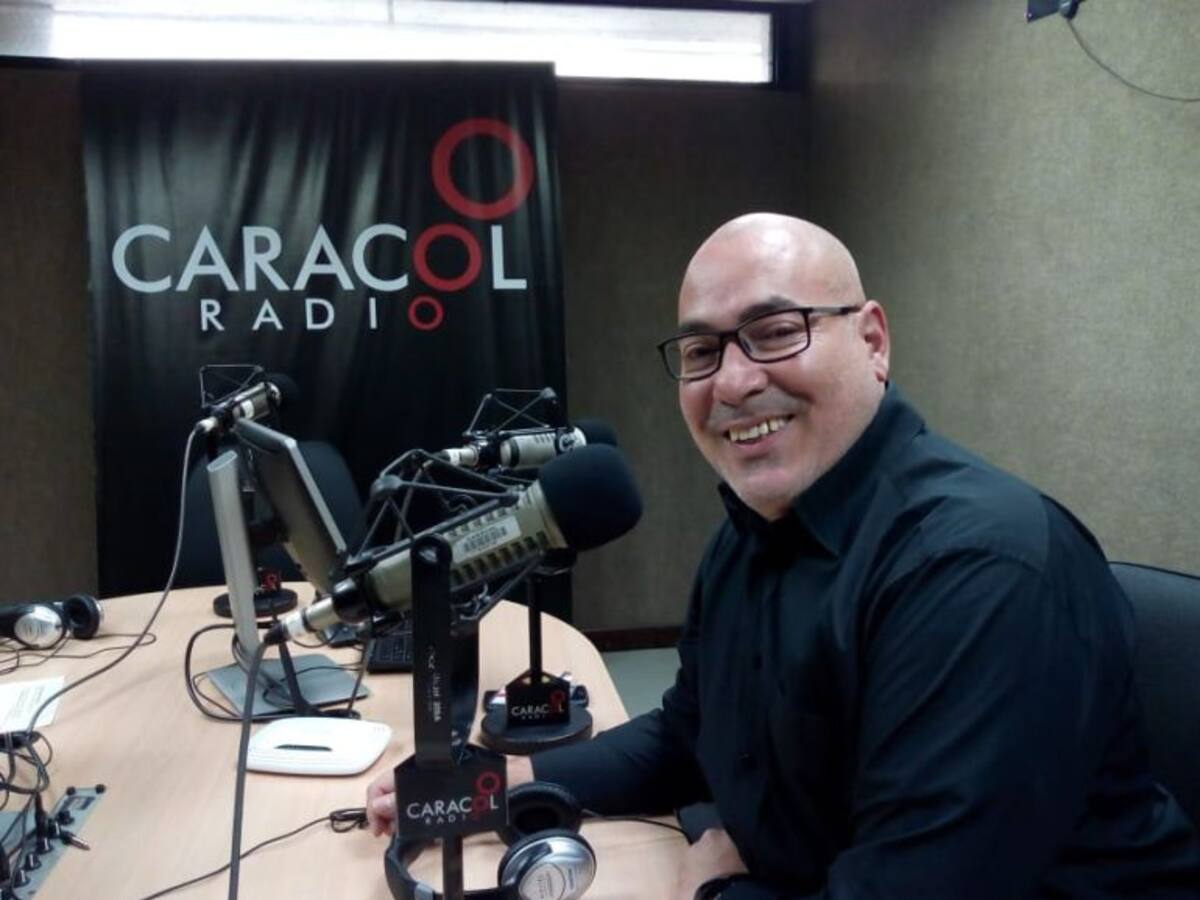 Es un reto ser la voz de un millón 400 mil usuarios del Metro: Jhon Bayron