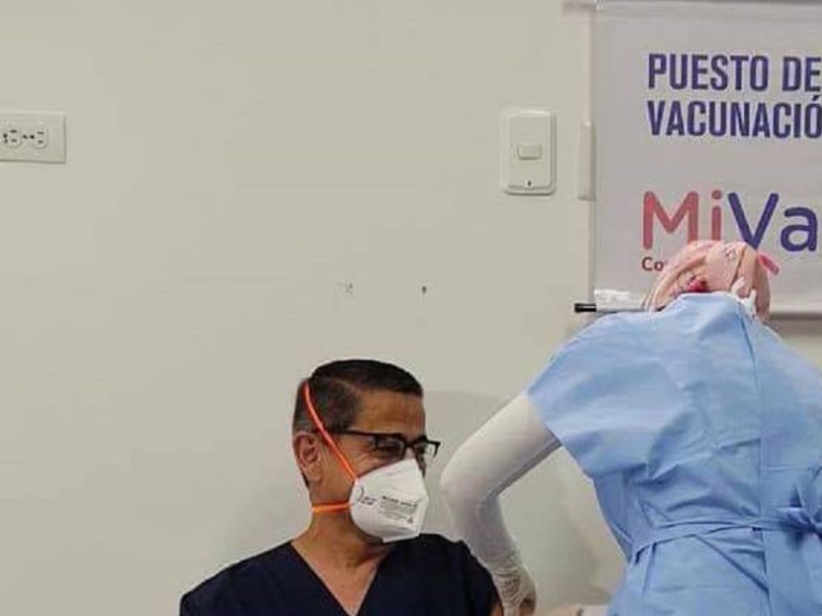 Gerentes de hospitales siguen esperando recursos de vacunación COVID-19