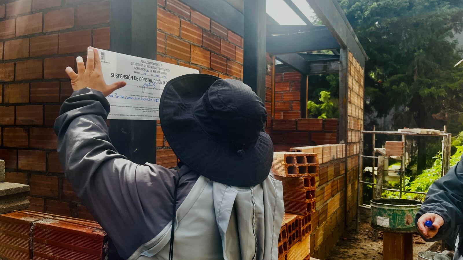 Suspenden construcciones ilegales en Altavista. Foto: Alcaldía de Medellín.