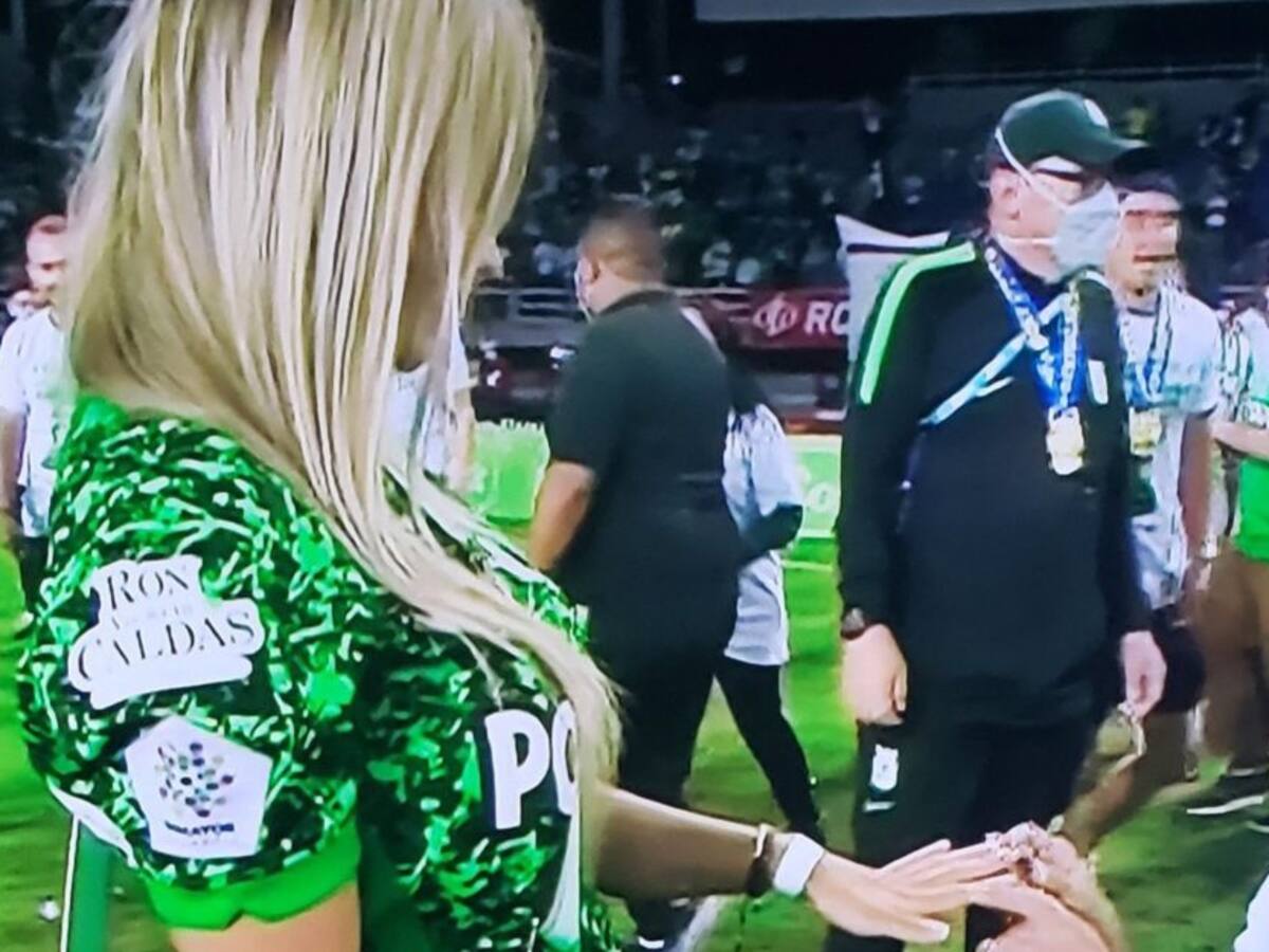 Jugador de Nacional aprovechó la celebración y propuso matrimonio