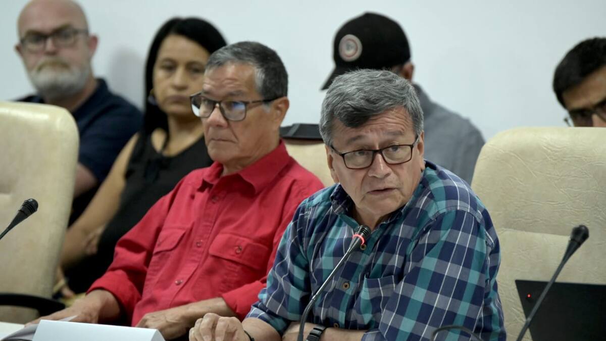 Delegación del ELN dice que la mesa de diálogos con el Gobierno está en un estado crítico