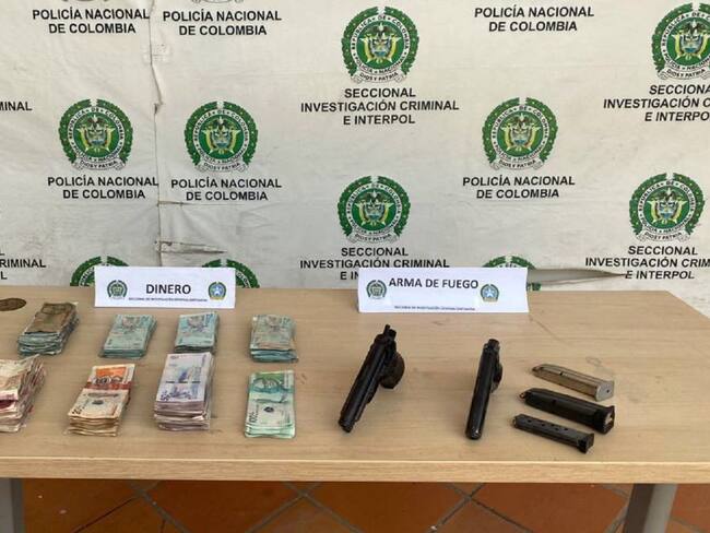 Incautan armas y dinero durante allanamientos en Cartagena