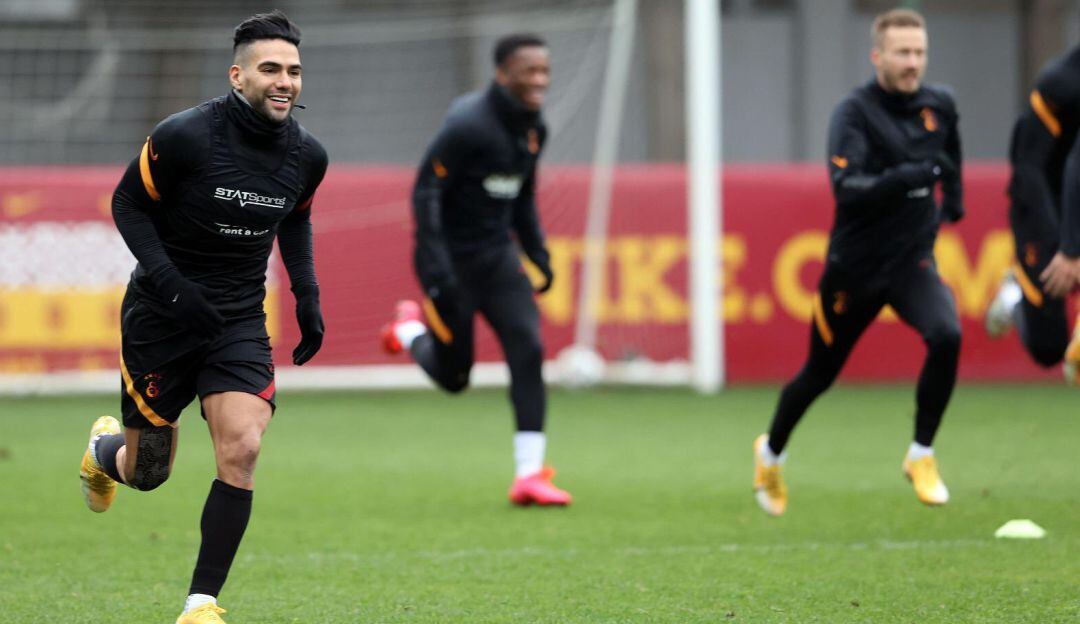 Radamel Falcao regresa a los entrenamientos con el Galatasaray.