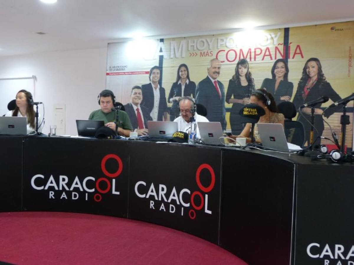 Darío Arizmendi y su equipo en la emisión del espacio de mayor audiencia de la radio en América Latina.