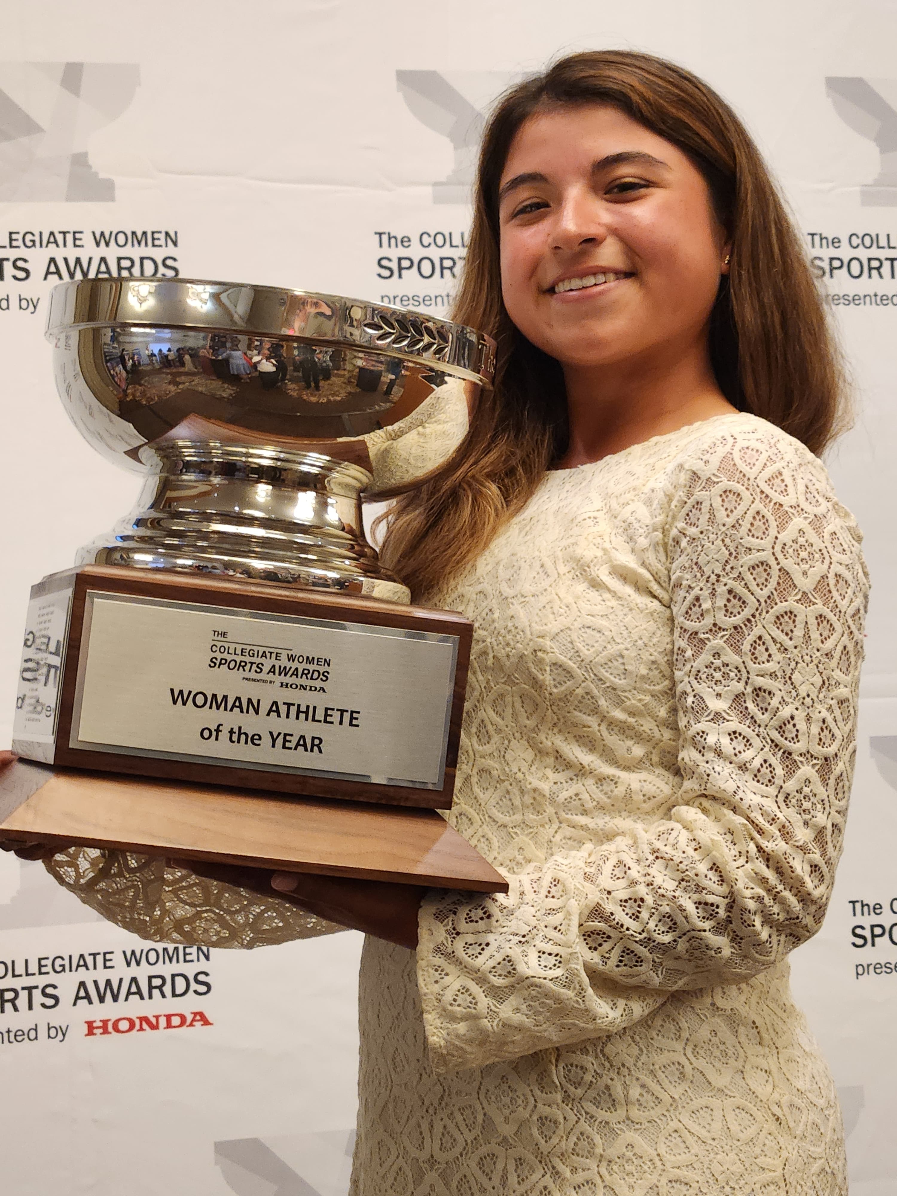 La vallecaucana recibió el premio Honda Sport de golf