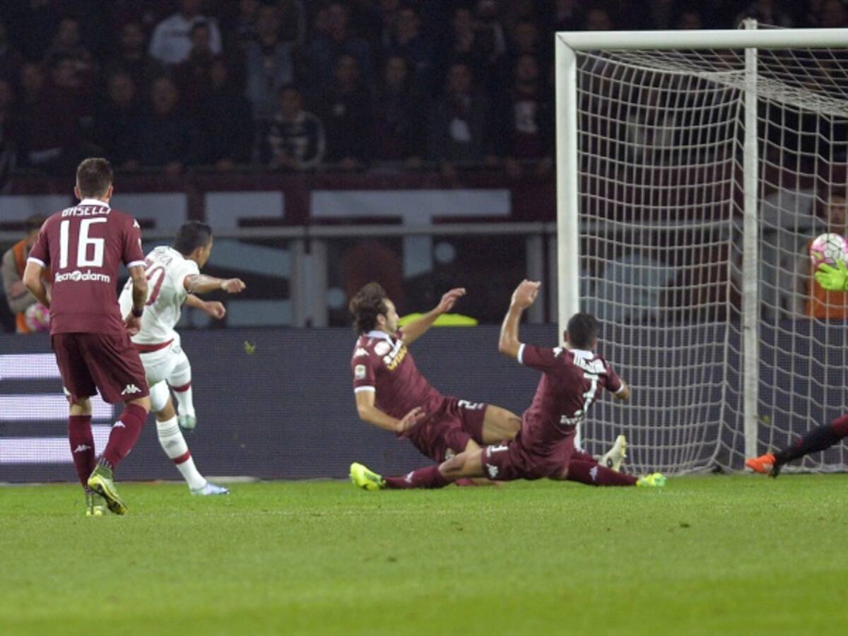 Carlos Bacca marca en el empate del Milan ante Torino