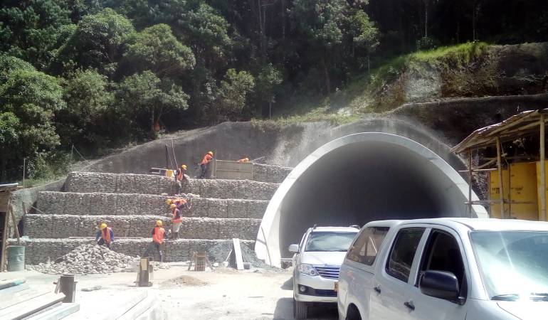 El director del Invías, Carlos García se mostró satisfecho con temas ambientales del Túnel de la Línea
