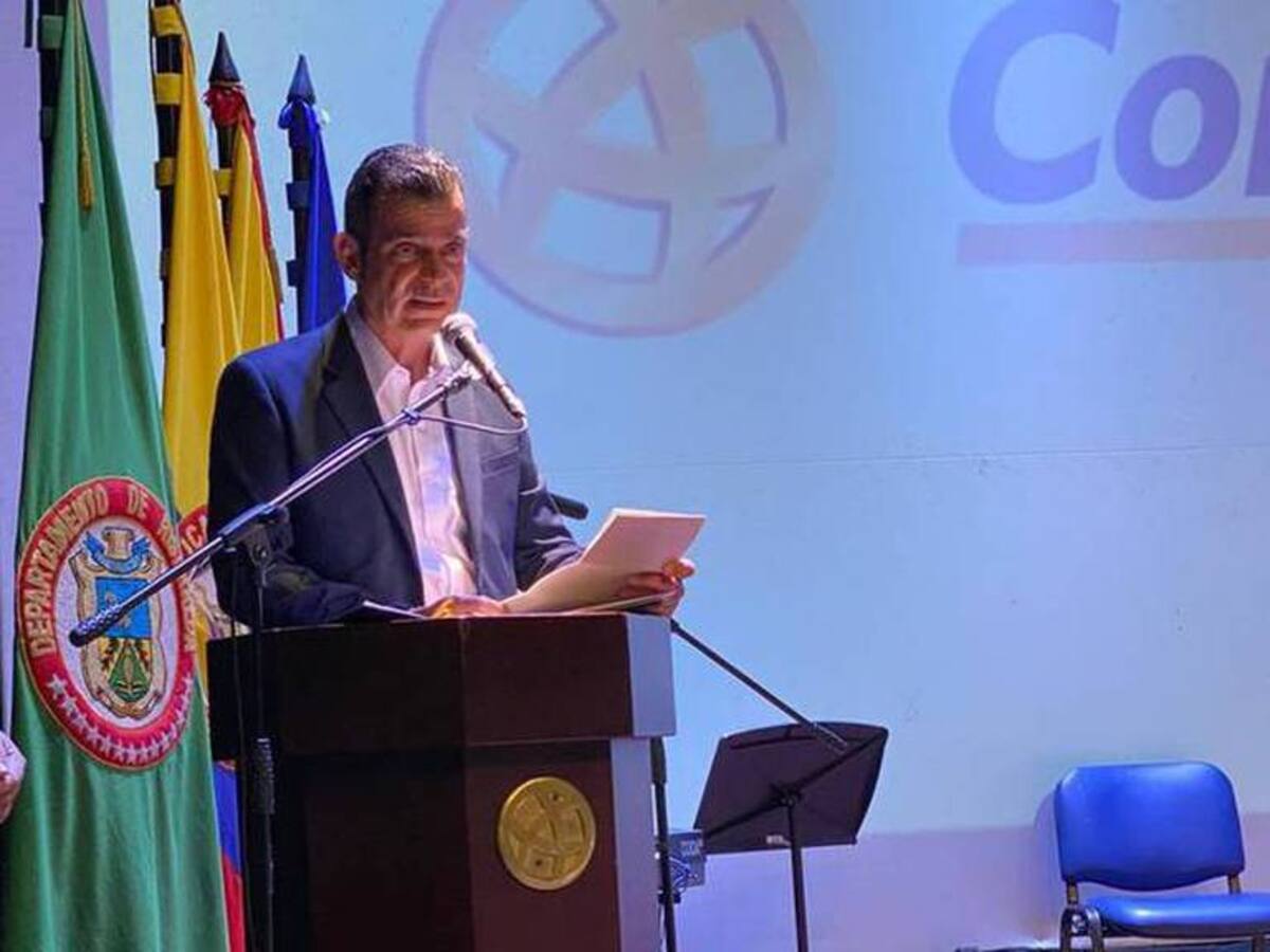 Dan a conocer las razones de destitución de Luis Fernando Acosta de Comfamiliar