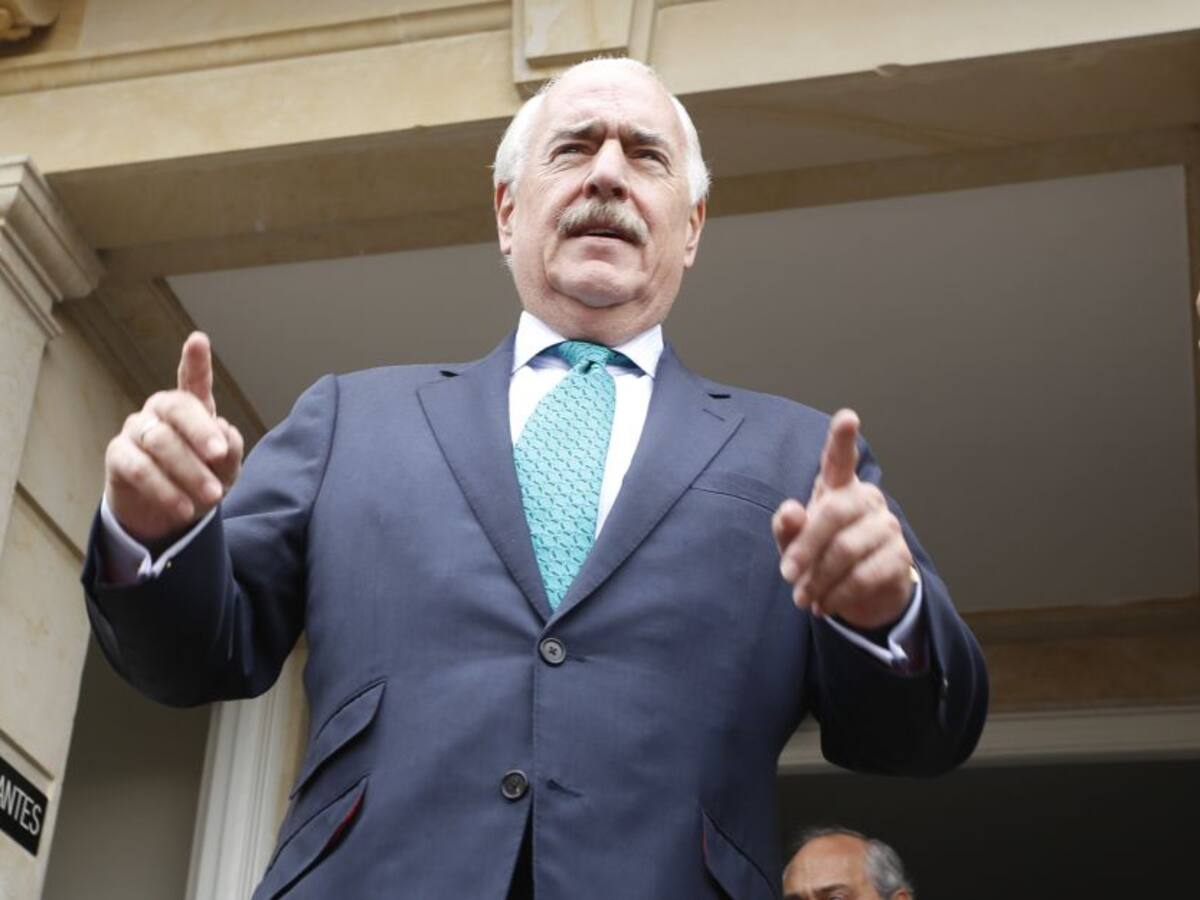 Pastrana pide retirar candidatura de exministra Cabello a Procuraduría