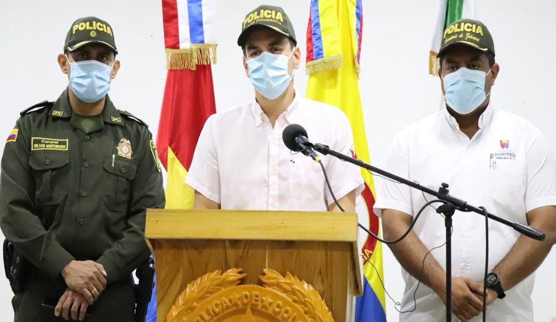 Coronel Wilson Montenegro, comandante de la Policía Metropolitana de Montería; Carlos Ordosgoitia, alcalde de Montería, y Gabriel Moreno, secretario de Gobierno Municipal.