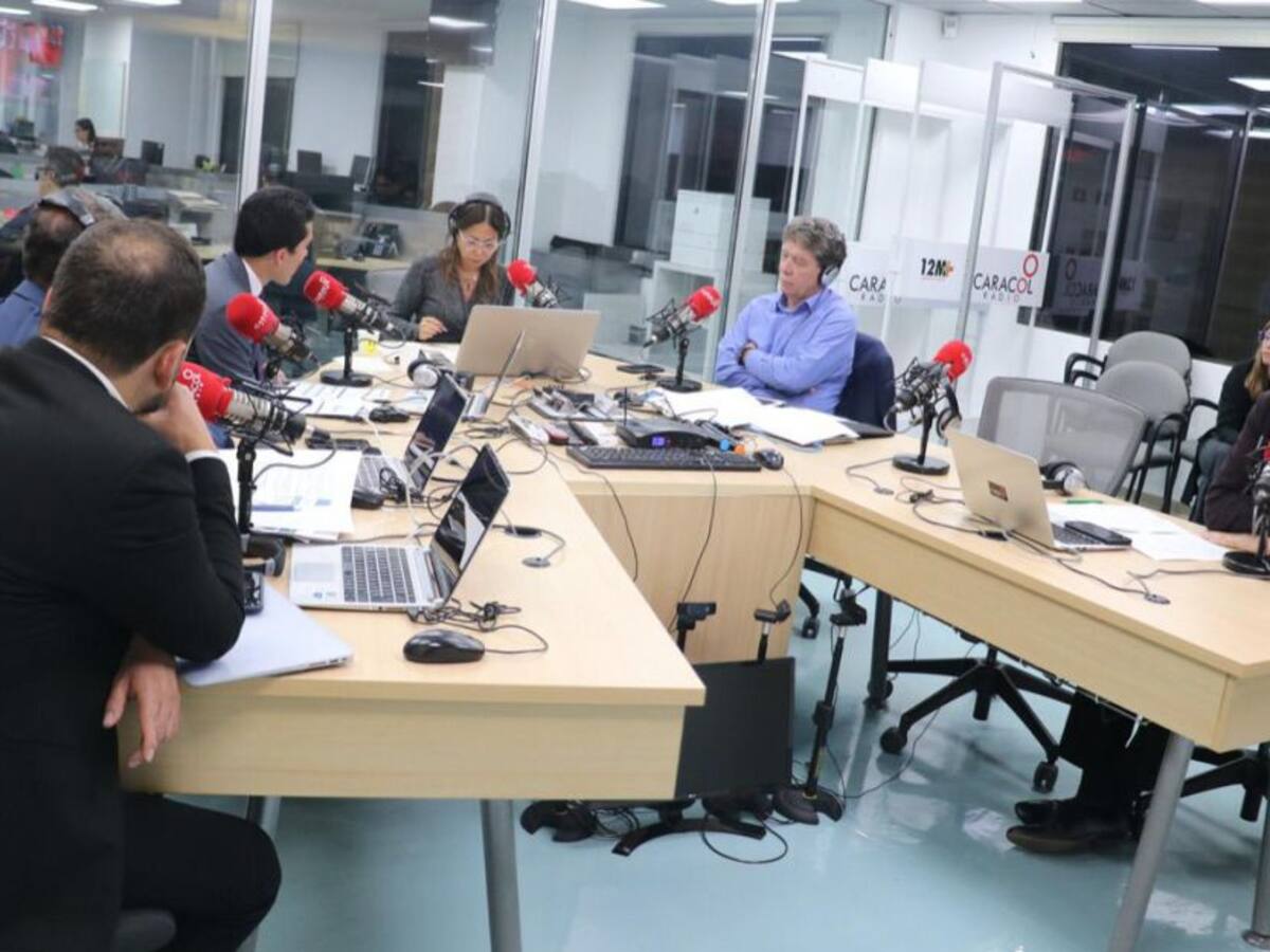Expertos plantean soluciones para aumentar el empleo