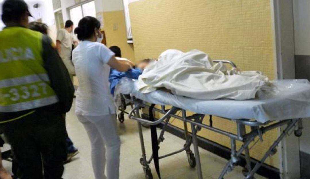 La joven de 21 años de edad recibió un impacto con arma de fuego en el rostro, al evitar un intento de hurto.