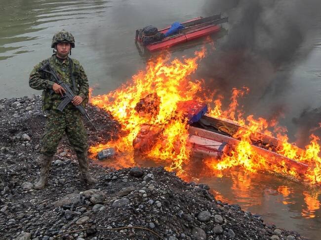 El Ejército destruyó siete unidades de producción minera de las disidencias de las Farc en el Cauca. Foto: Ejército