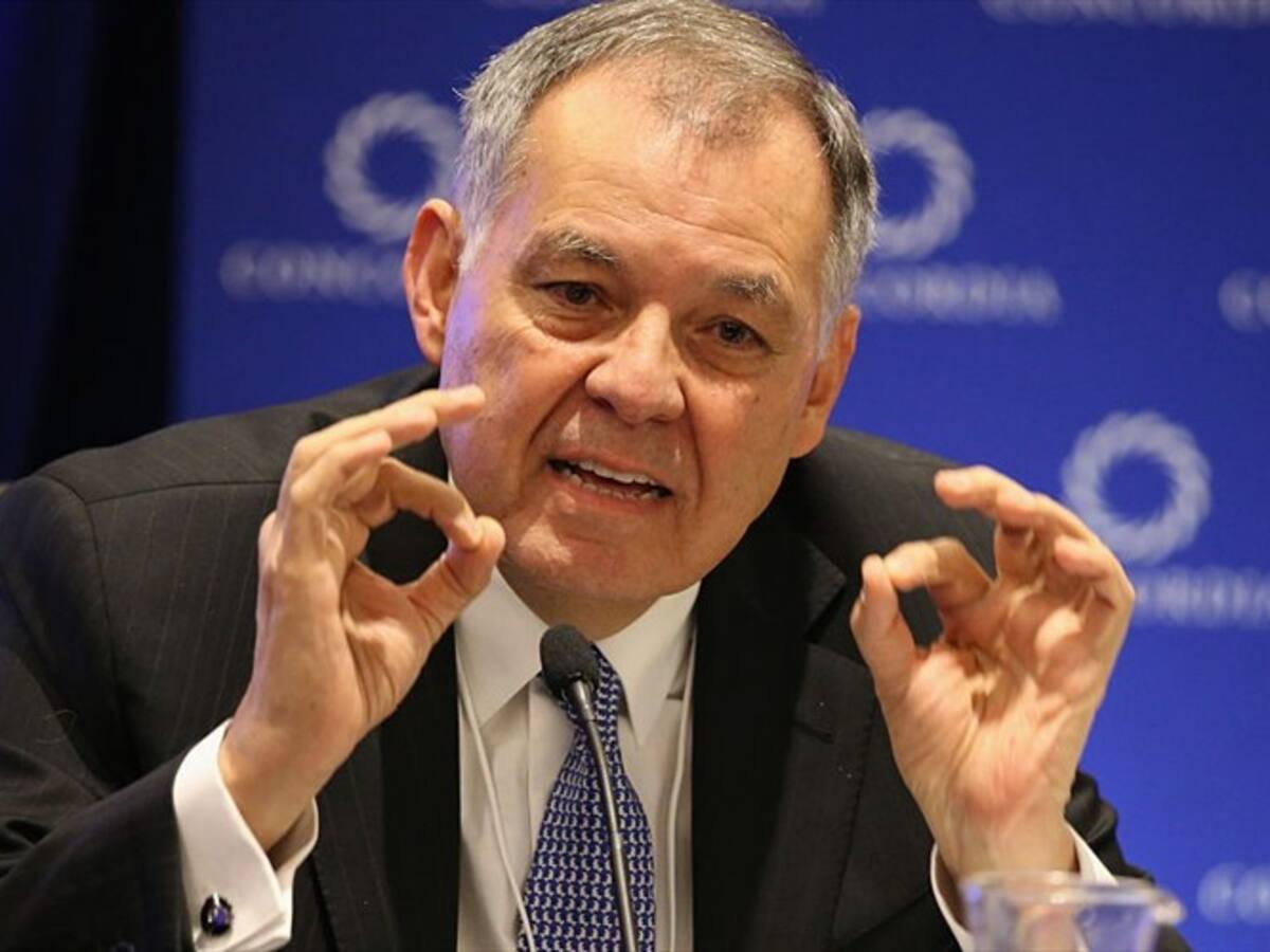 Alejandro Ordóñez presentó más de dos millones de firmas para impulsar su candidatura