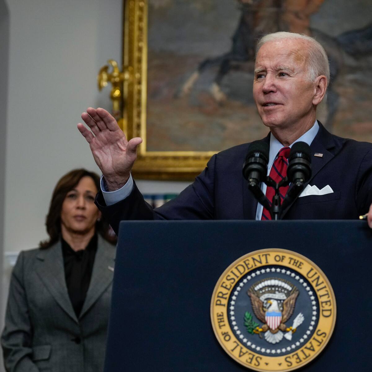Biden anuncia nueva norma migratoria de “zanahoria y garrote” ante crisis fronteriza