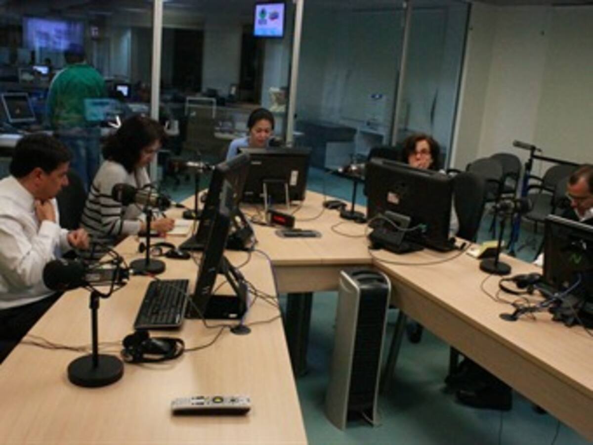HORA 20. Estudian proyecto para alinderar a los miembros de los partidos: Juan Fernando Cristo