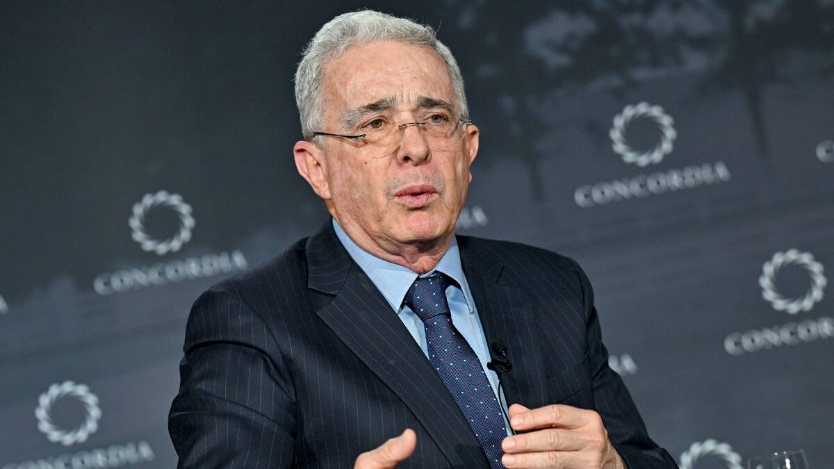 “Hay que ayudar a alcaldes y gobernadores a que tengan éxito a pesar del Gobierno”: Uribe