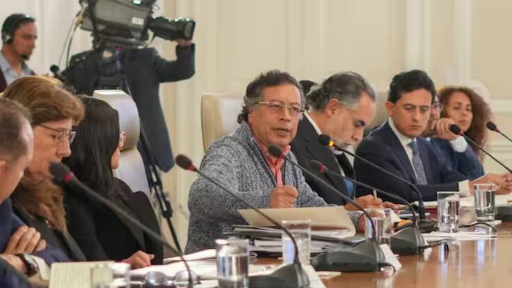 Al Oído | Tragicomedia: ministros, ni las cuentas de sus carteras pudieron hacer, ¡se rajaron!