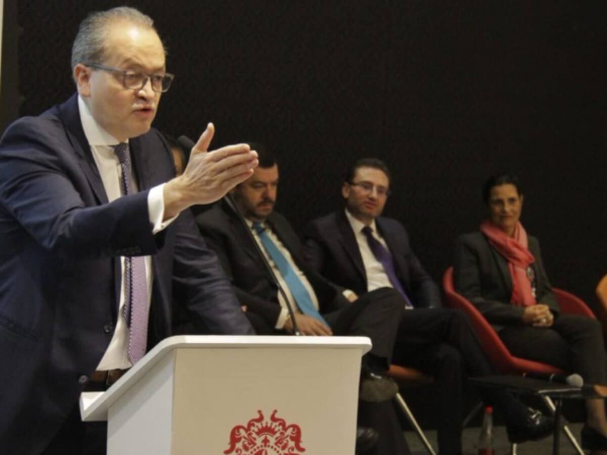 Se debe regular el conflicto de interés: procurador