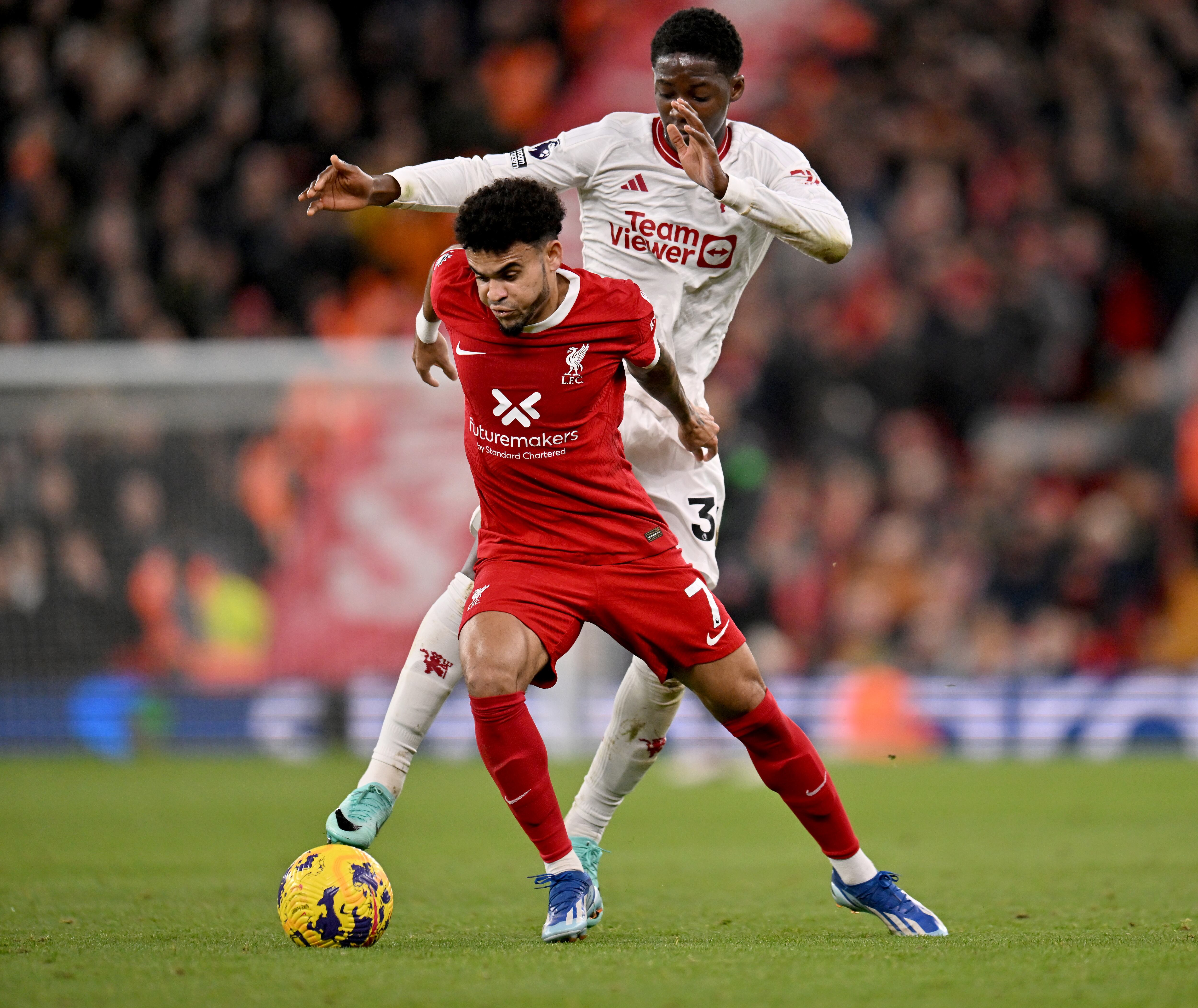 Luis Díaz en el partido entre Liverpool y Manchester United. (Photo by Andrew Powell/Liverpool FC via Getty Images)