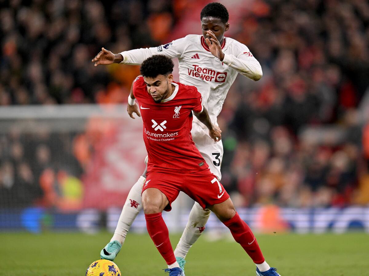 Luis Díaz fue titular en el empate de Liverpool con Manchester United