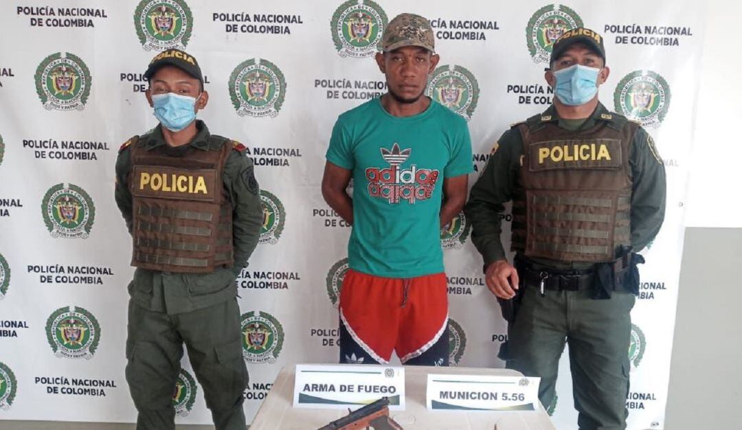 La institución policial reportó 12 personas capturadas y 100 dosis de estupefacientes incautadas