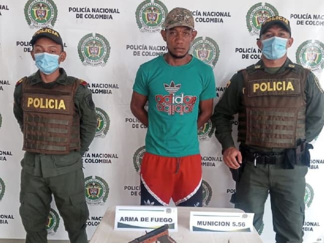 La institución policial reportó 12 personas capturadas y 100 dosis de estupefacientes incautadas