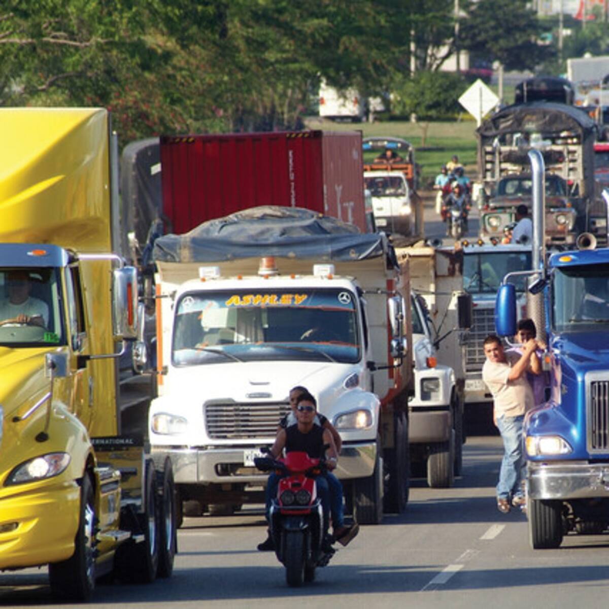 Gremio camionero en Colombia advierte que está dispuesto a un nuevo paro nacional
