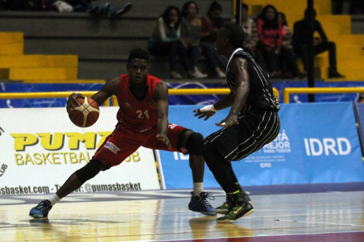 En el Coliseo El Salitre de Bogotá, se lleva a cabo el partido entre Piratas de Bogotá Vs. Halcones de Cúcuta en el marco 15 de la jornada de la temporada regular de la Liga Directv de Baloncesto. 