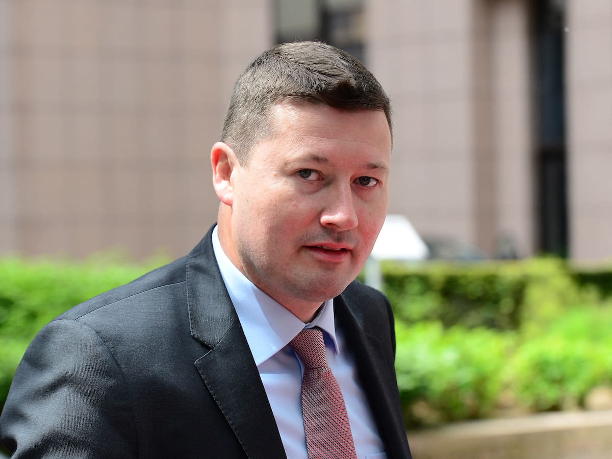 El embajador de la UE exige respeto para el papa ante las críticas de Trump