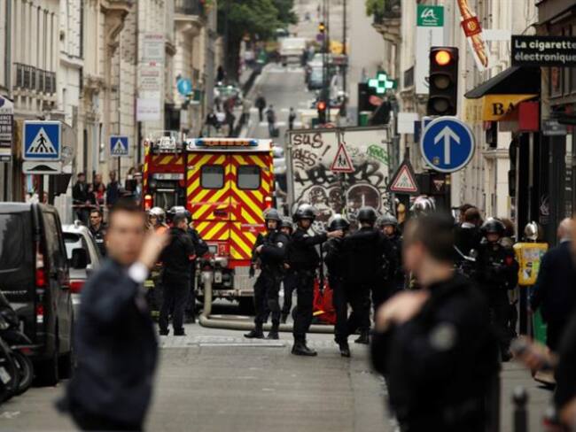 Hombre armado retiene dos personas en París pidiendo hablar con el Gobierno