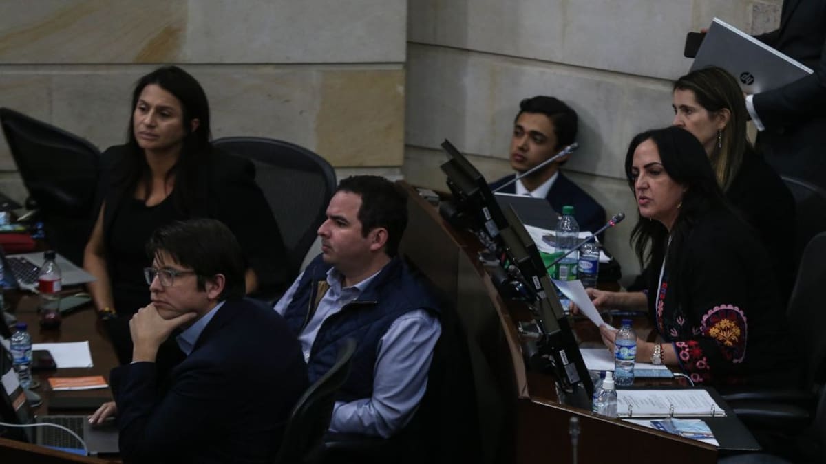 Anuncian debate a Gobierno por decisiones sobre bombardeos y extradición