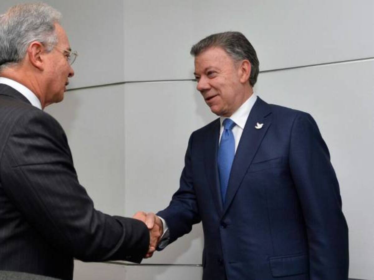 Fue tensionante y difícil la reunión Santos – Uribe